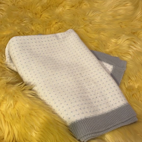 POTTERY BARN KIDS cream & blue dotted with gray border sweater knit baby blanket - Picture 4 of 4